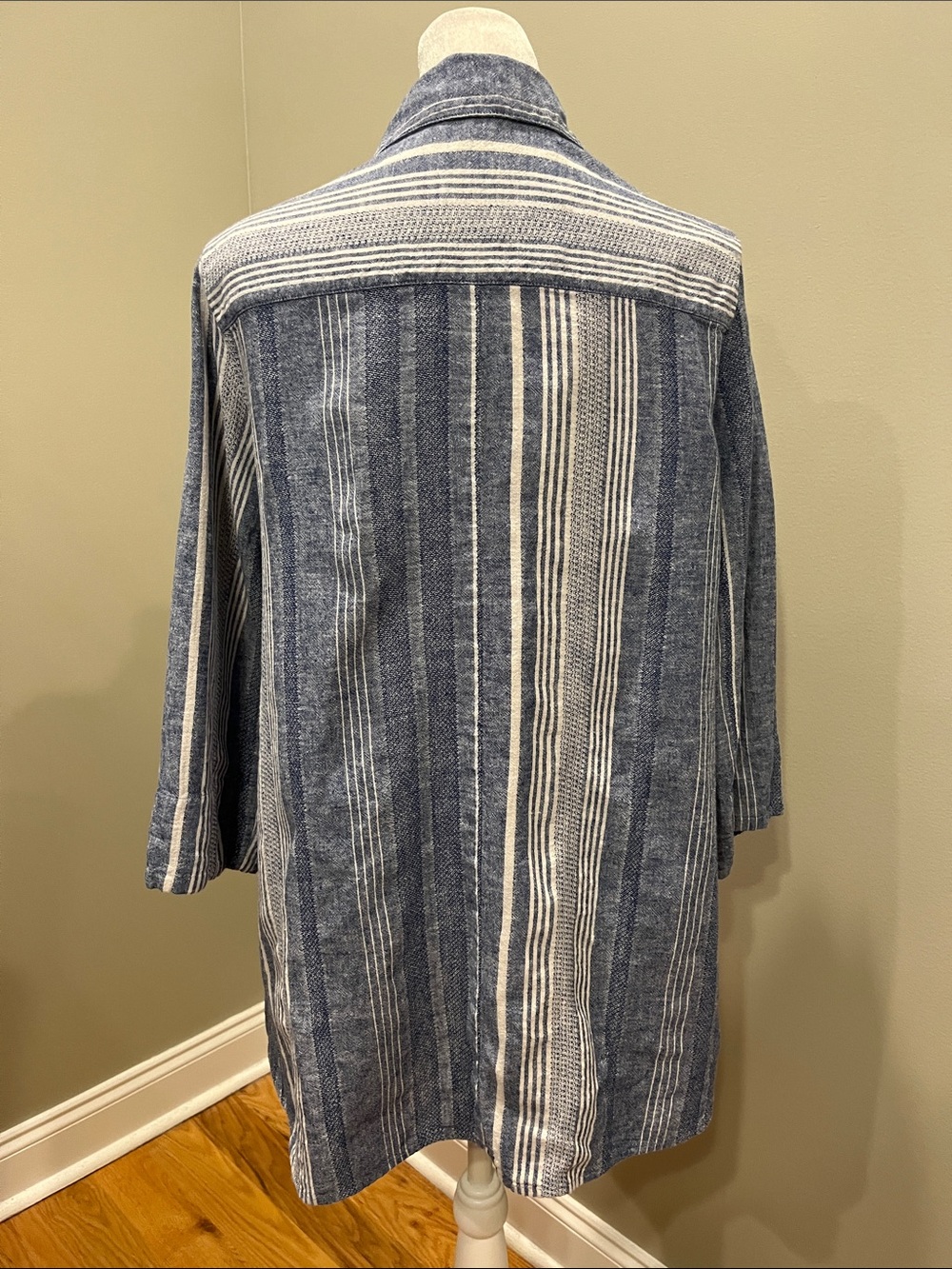 Soft Surroundings Livienne Linen Button Down Top - Picture 4 of 9